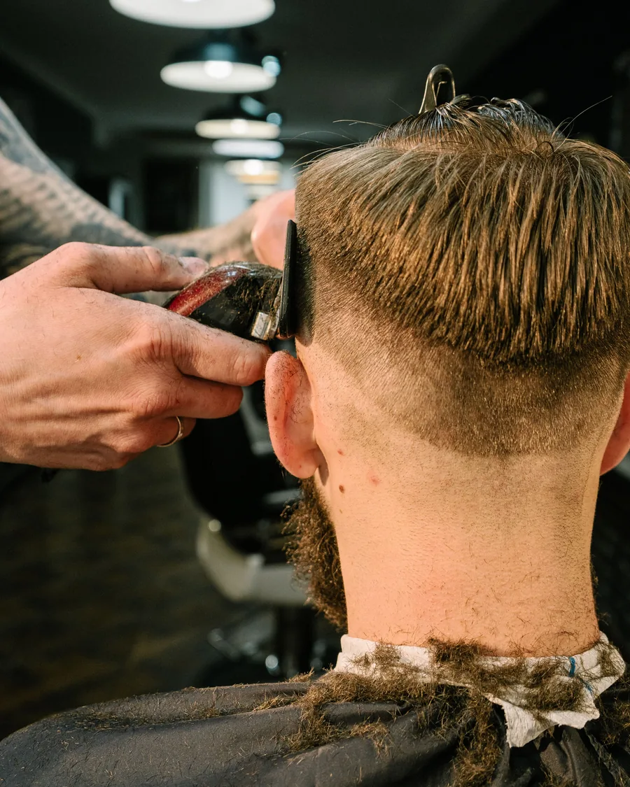 Coupe homme réalisée chez King's Blade Barbershop